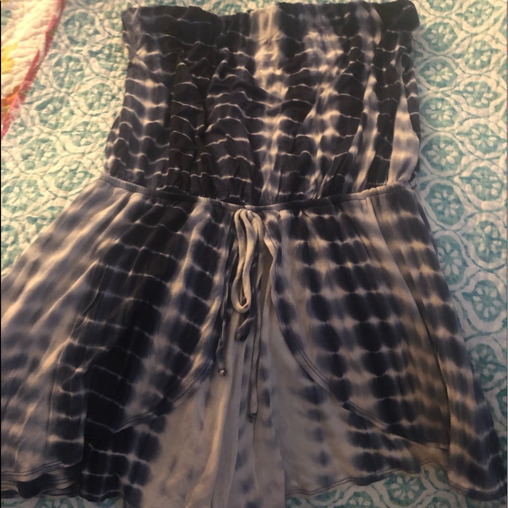 NWT strapless romper.